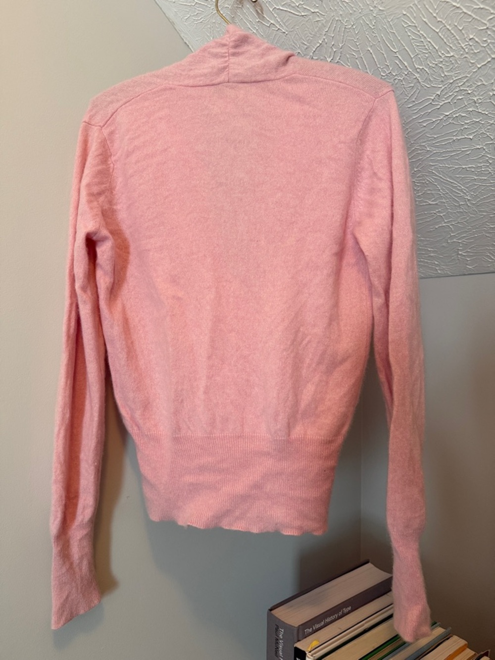 Neiman Marcus Pale Pink cashmere Sweater - Picture 3 of 3